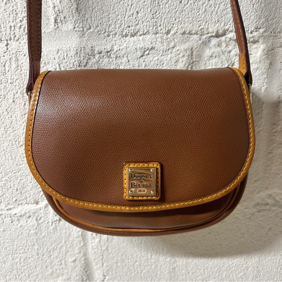 Dooney & Bourke Pebble Grain Saddle Hallie Crossbody Bag Caramel Brown VTG - Picture 2 of 16